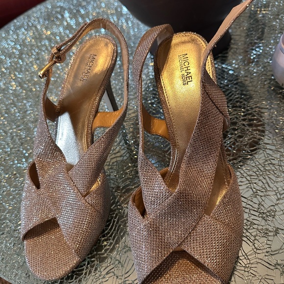 Mk shoes - Picture 3 of 5